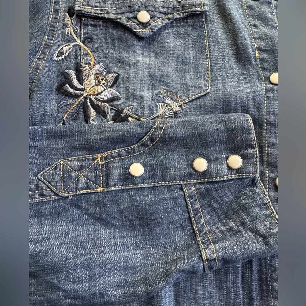 Double D Ranch Embroidered Denim Shirt - Picture 10 of 16